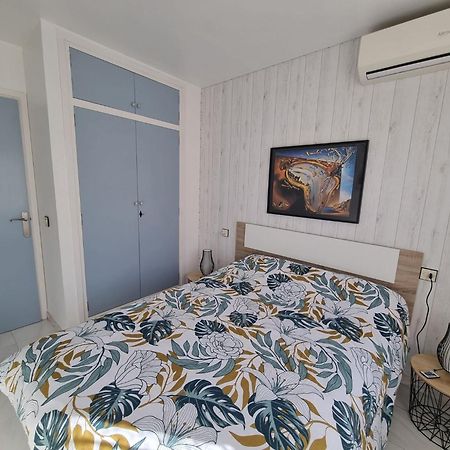 Lovely One Bedroom With Balcony Roses Bagian luar foto