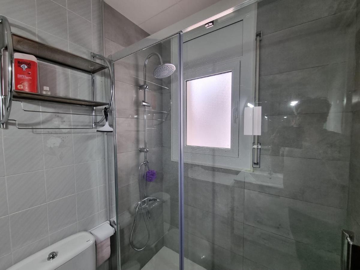 Lovely One Bedroom With Balcony Roses Bagian luar foto