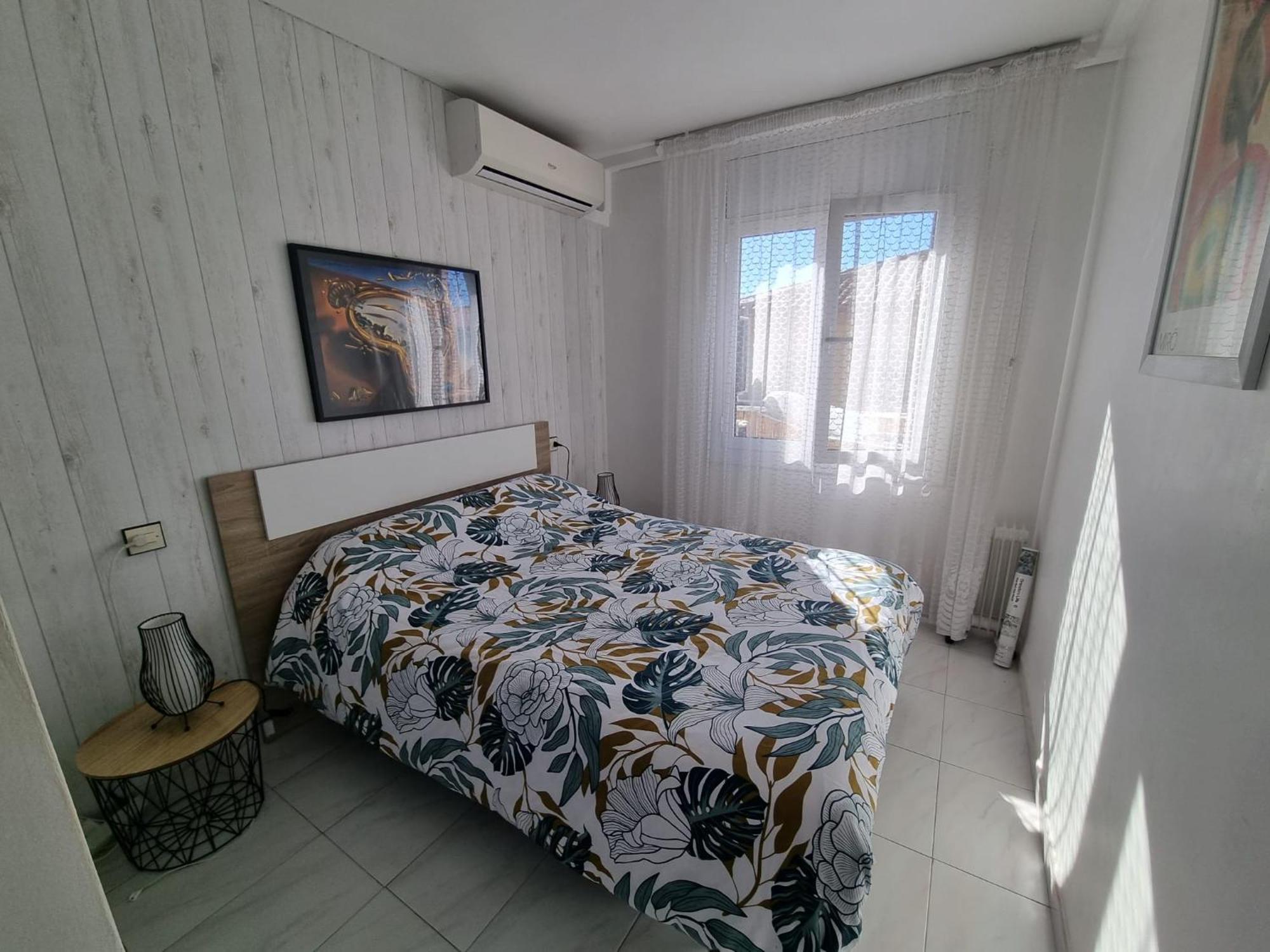 Lovely One Bedroom With Balcony Roses Bagian luar foto